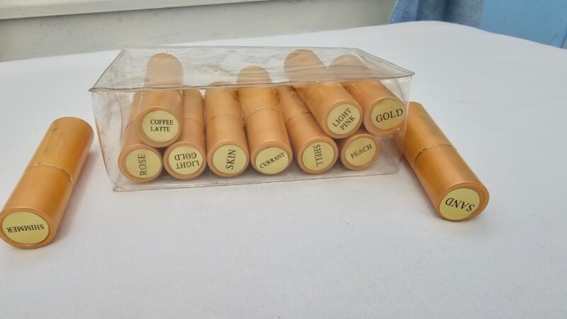 Labial Raquel Línea Dorada – Destellos de Sol y Nutrición